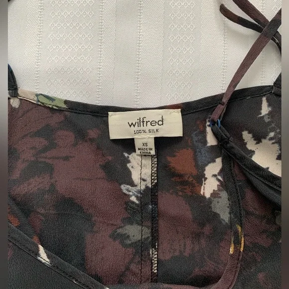 Wilfred Aritzia 100% Silk Abstract Floral Camisole Top Size XS - Picture 3 of 4